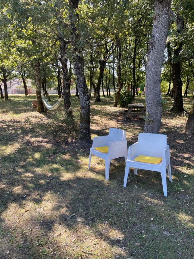 オッソンヌ La Planette Bed & Breakfast エクステリア 写真