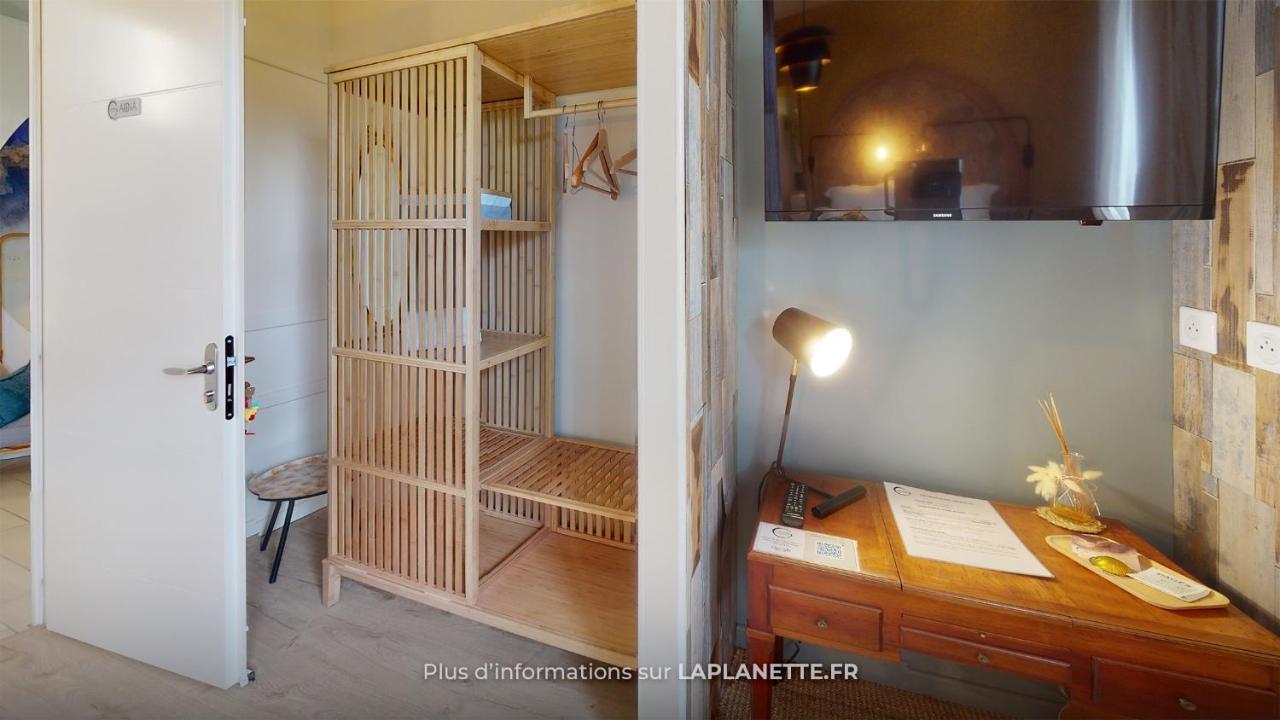 オッソンヌ La Planette Bed & Breakfast エクステリア 写真
