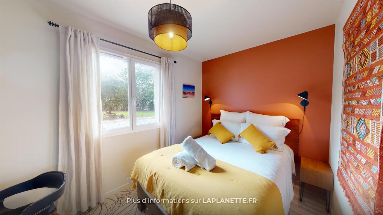 オッソンヌ La Planette Bed & Breakfast エクステリア 写真