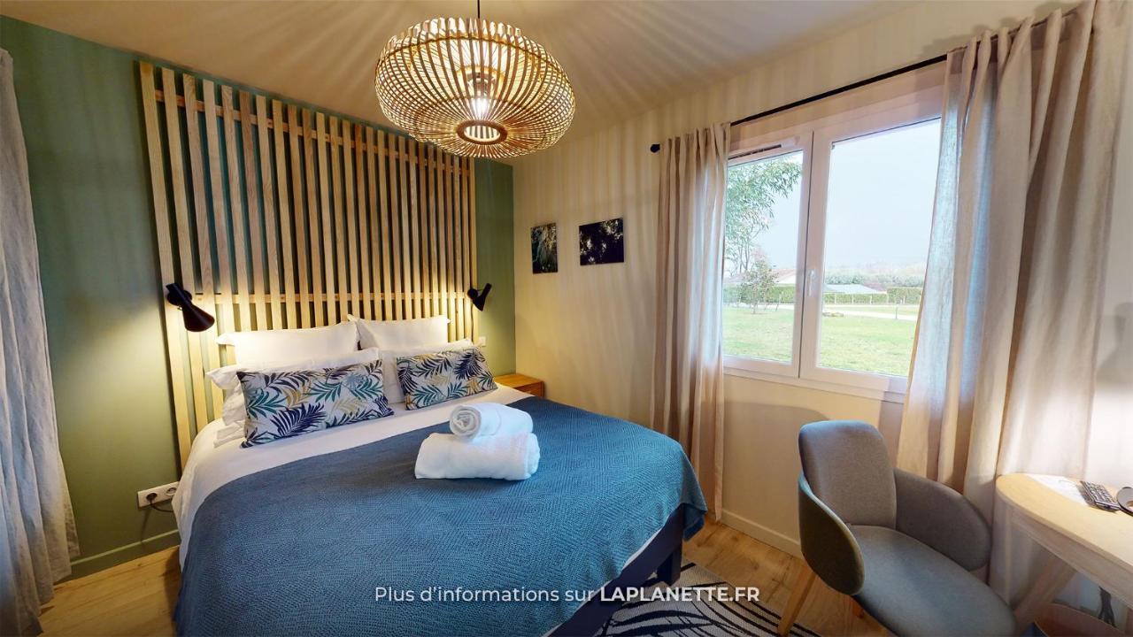 オッソンヌ La Planette Bed & Breakfast エクステリア 写真