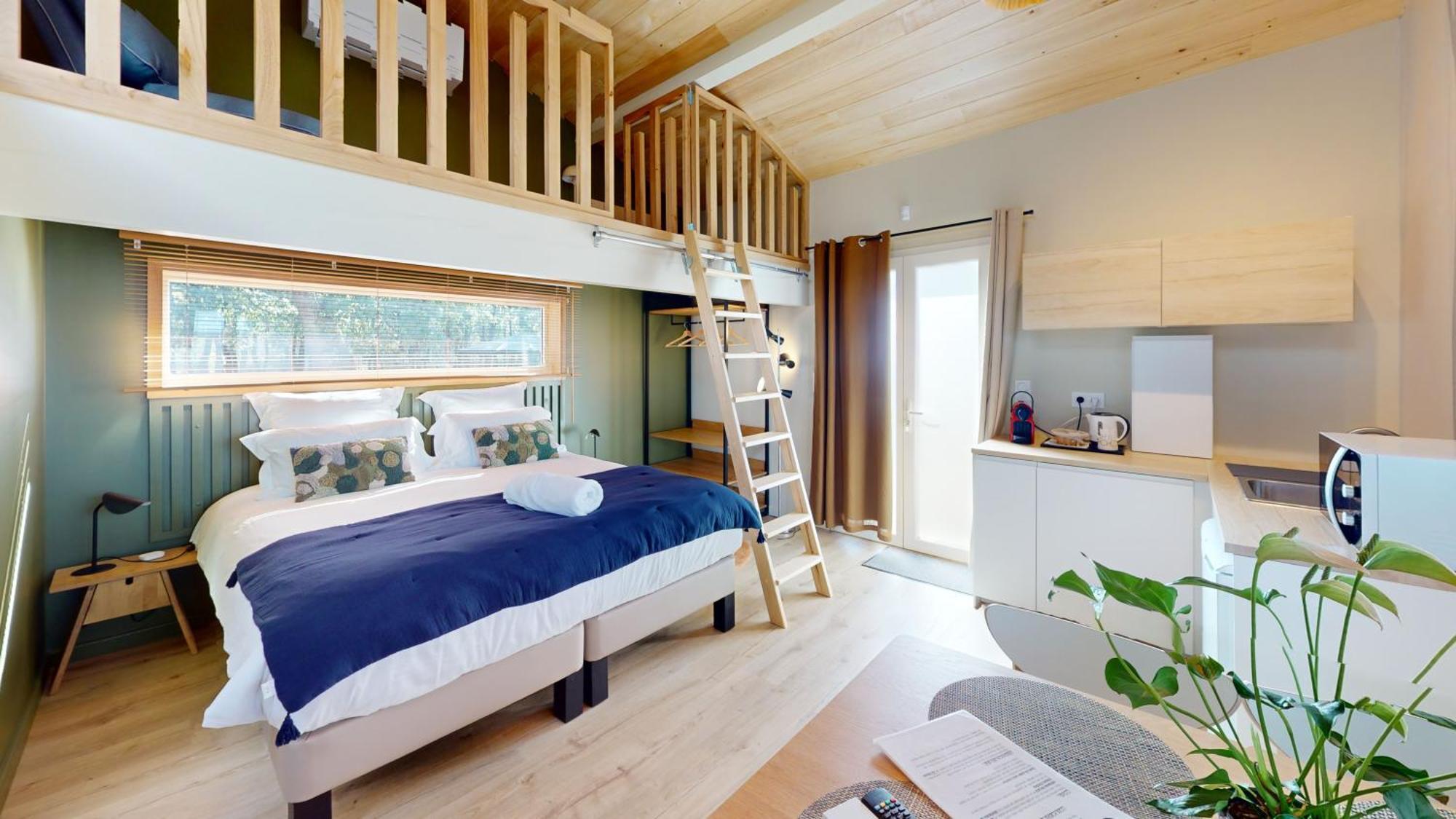 オッソンヌ La Planette Bed & Breakfast エクステリア 写真