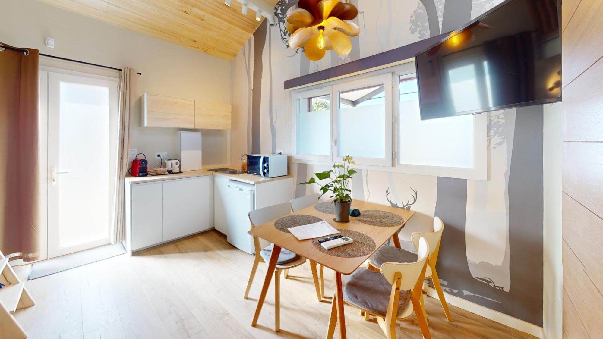 オッソンヌ La Planette Bed & Breakfast エクステリア 写真
